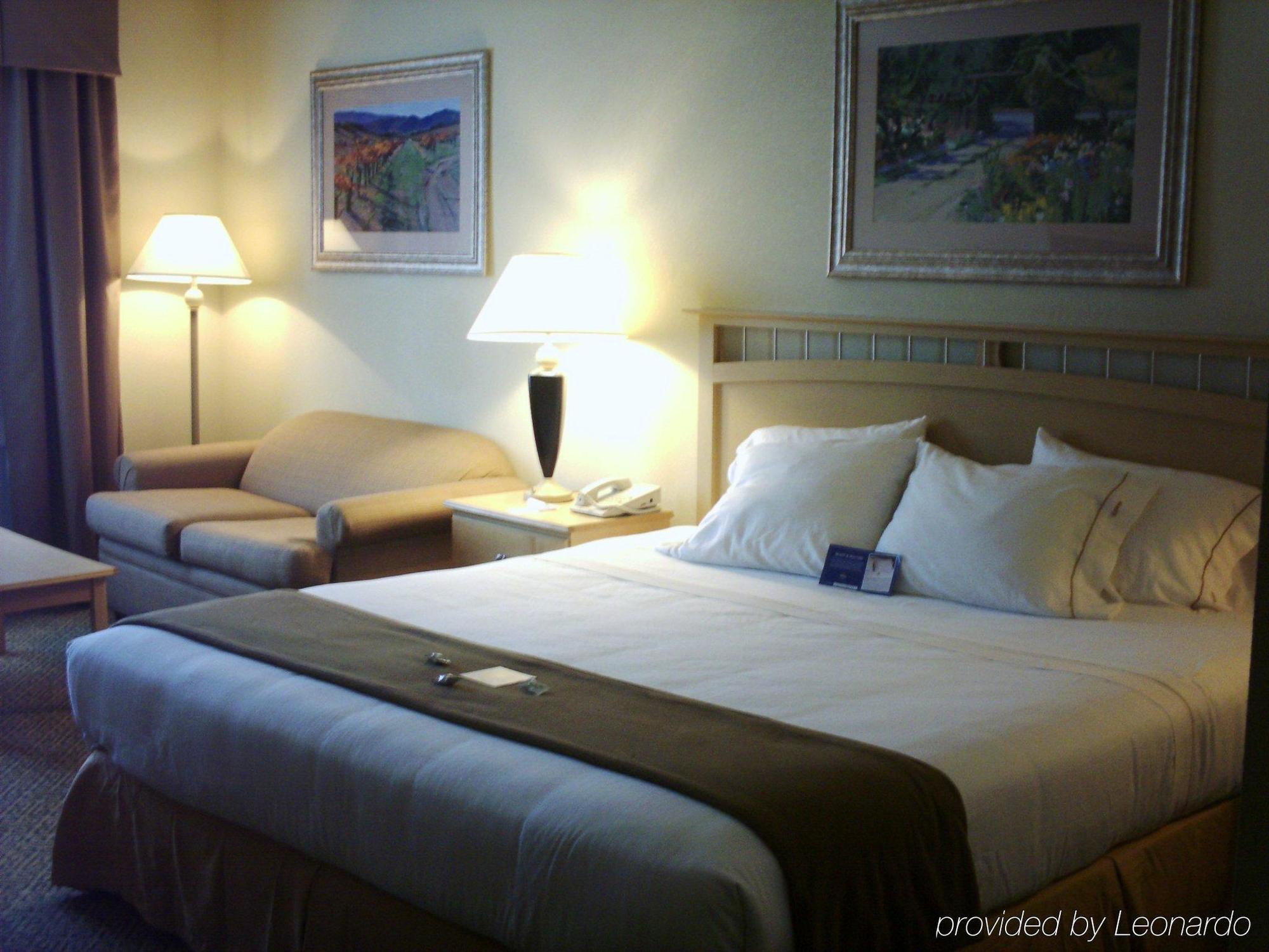 Holiday Inn Express Hotel & Suites Raleigh North - Wake Forest, An Ihg Hotel Room photo